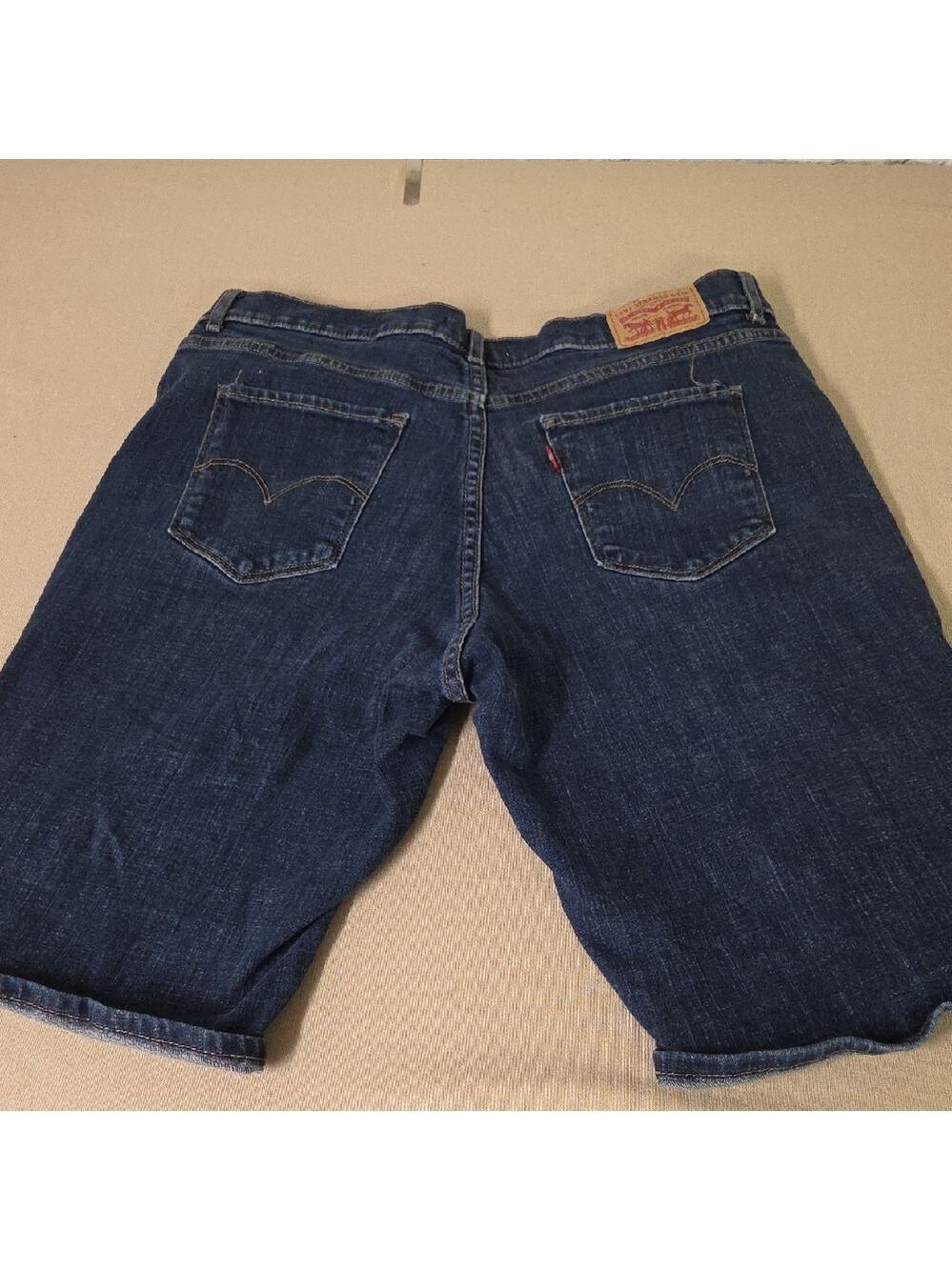 Levis Bermuda Jean Shorts Sz 31
